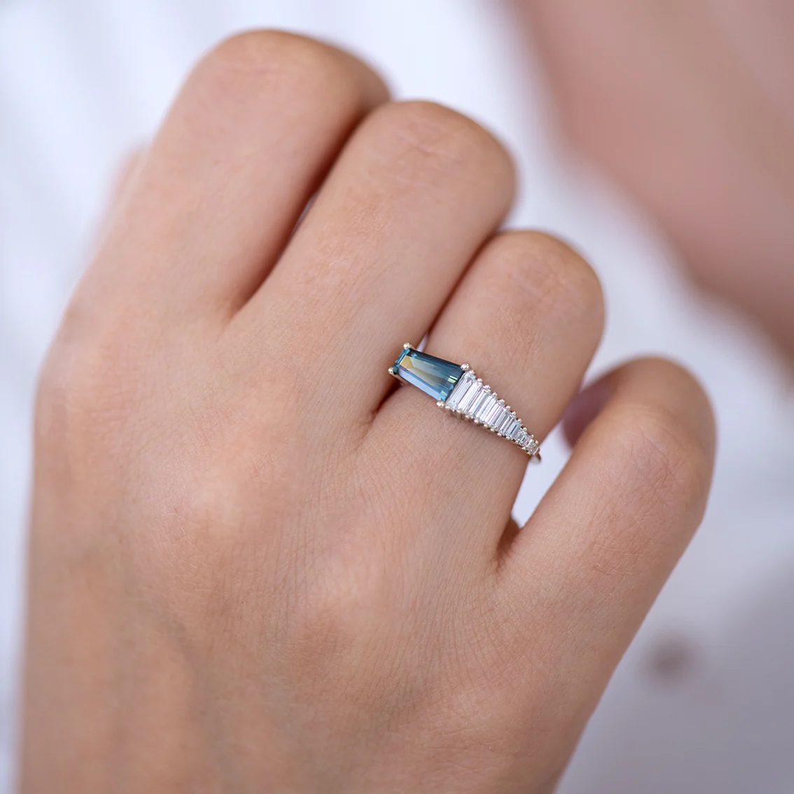 Art Deco Diamond and Sapphire Ring - Image 3