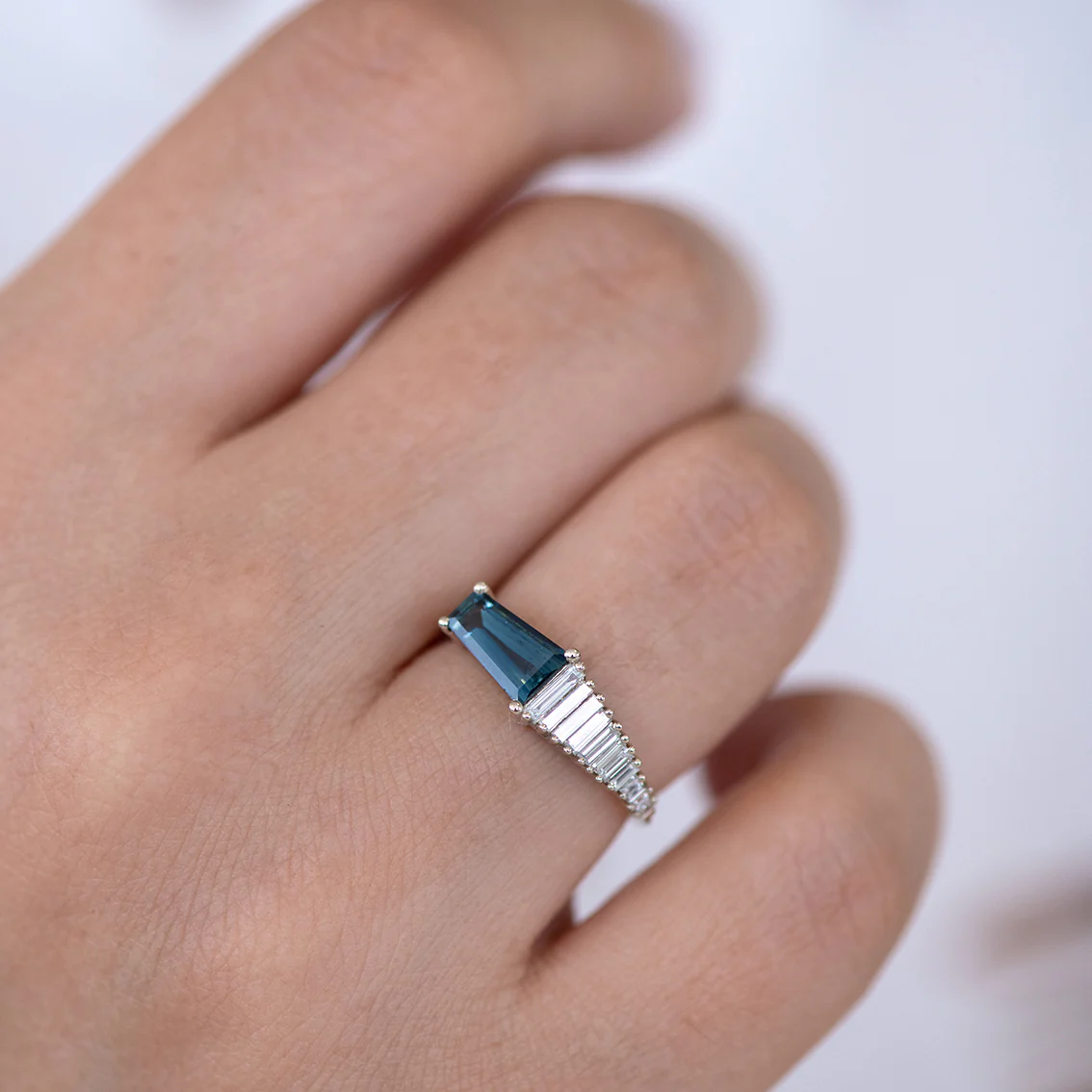 Art Deco Diamond and Sapphire Ring - Image 6