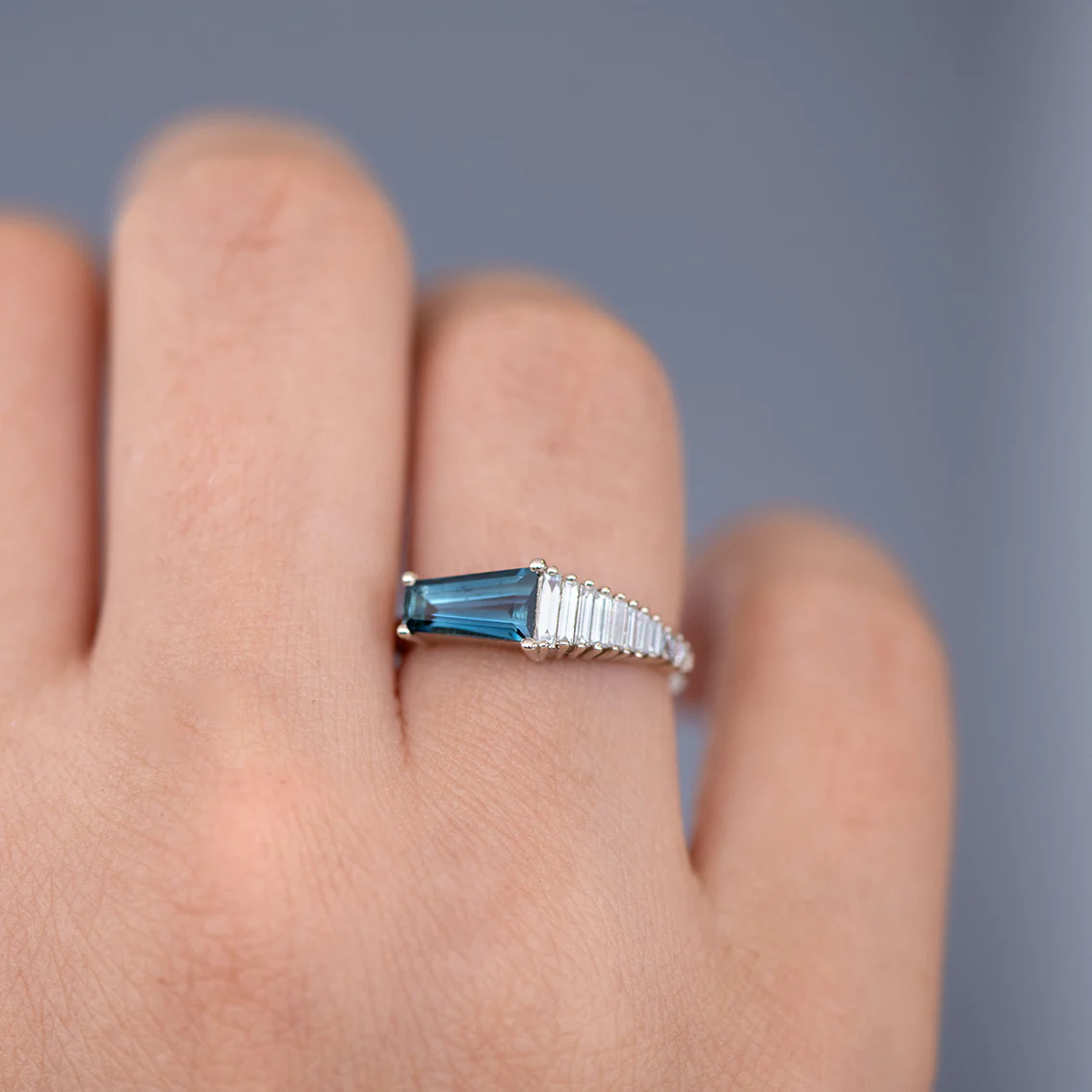 Art Deco Diamond and Sapphire Ring - Image 7