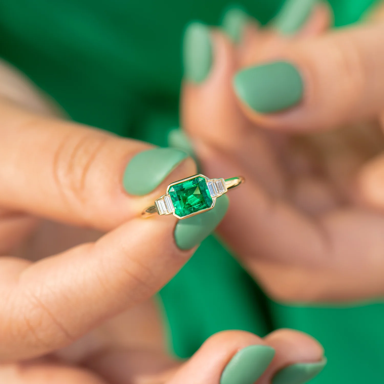 Art Deco Emerald Engagement Ring with Baguette Diamonds - Image 8