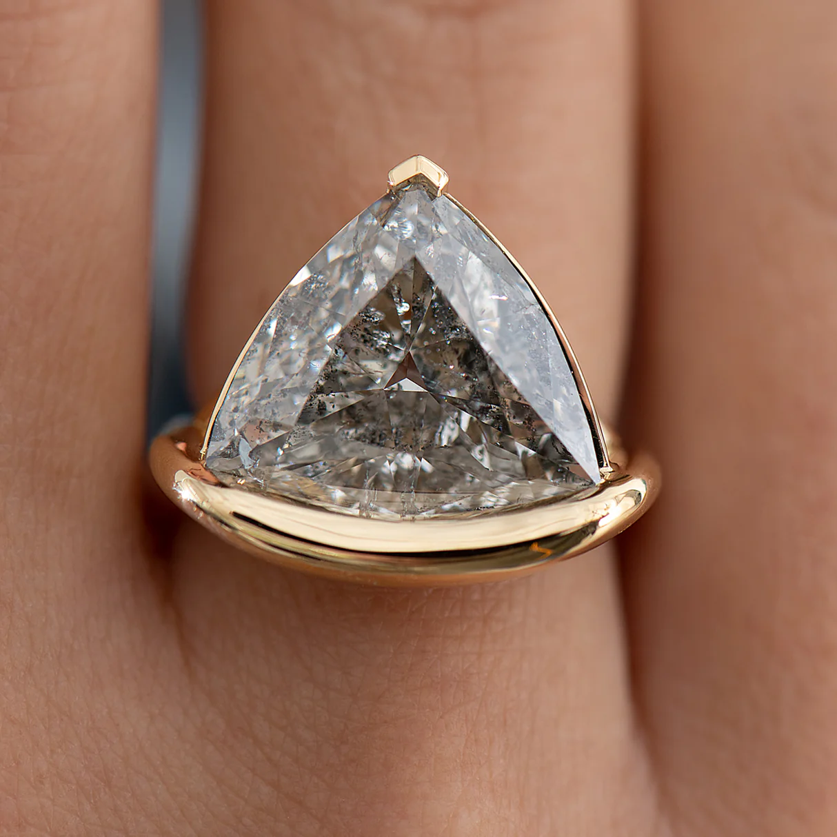 Asteria 9ct Solitaire Galaxy Diamond Engagement Ring - Image 3