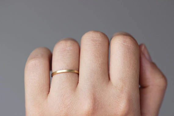 Basic Wedding Band - 18k Solid Gold - Image 3