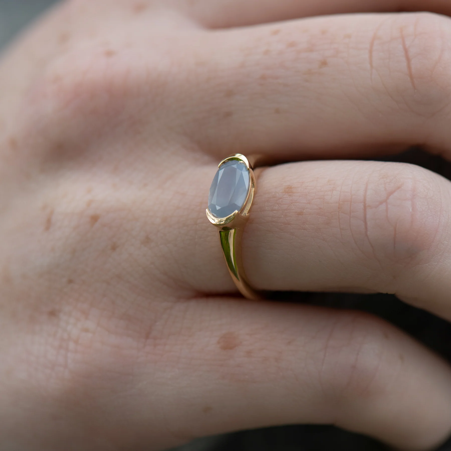 Blue Mist East-West Oval Milky Sapphire Ring - Image 4