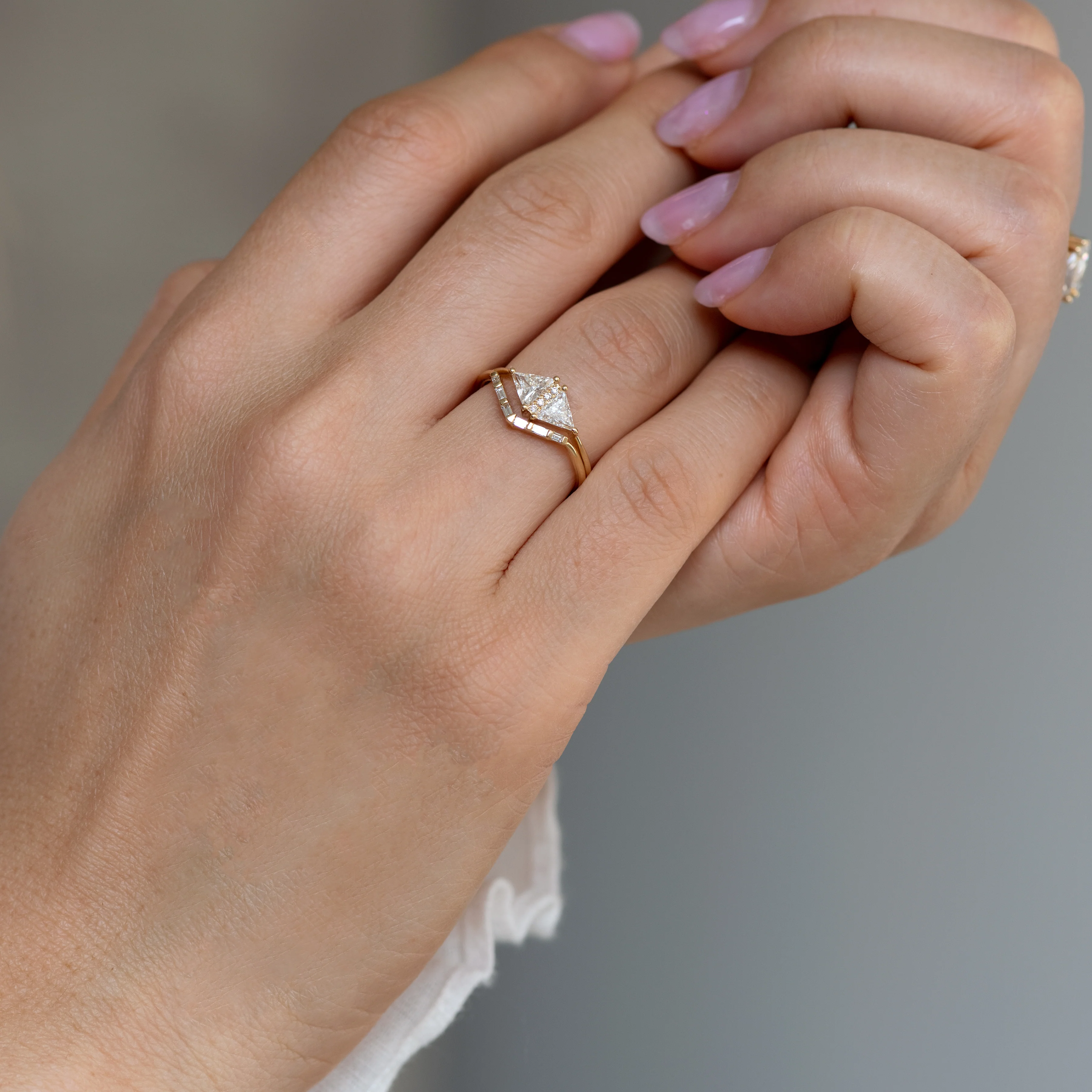 Chevron Wedding Ring with Baguette Diamonds - V Baguette Ring - Image 5