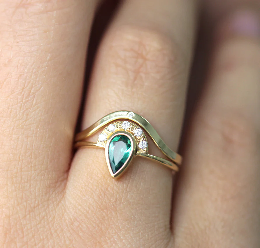 Single Diamond Curved Wedding Ring - Image 5