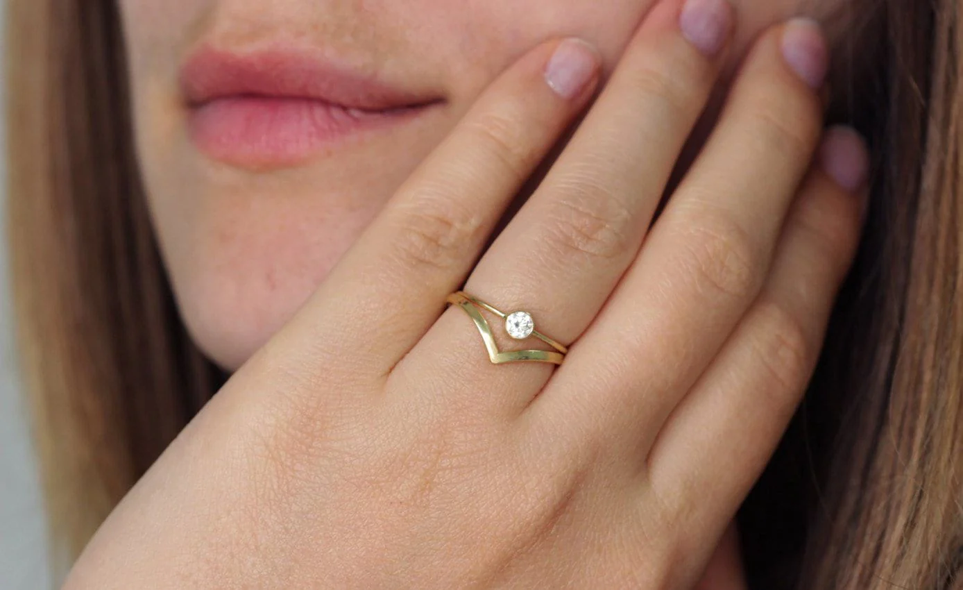 Curved Wedding V Ring - Image 5