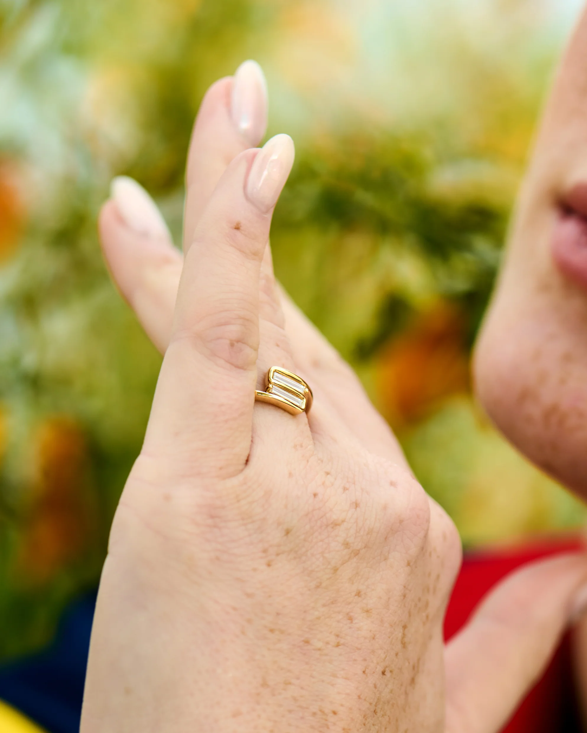Embrace Toi et Moi Ring with Baguette Diamonds - Image 4