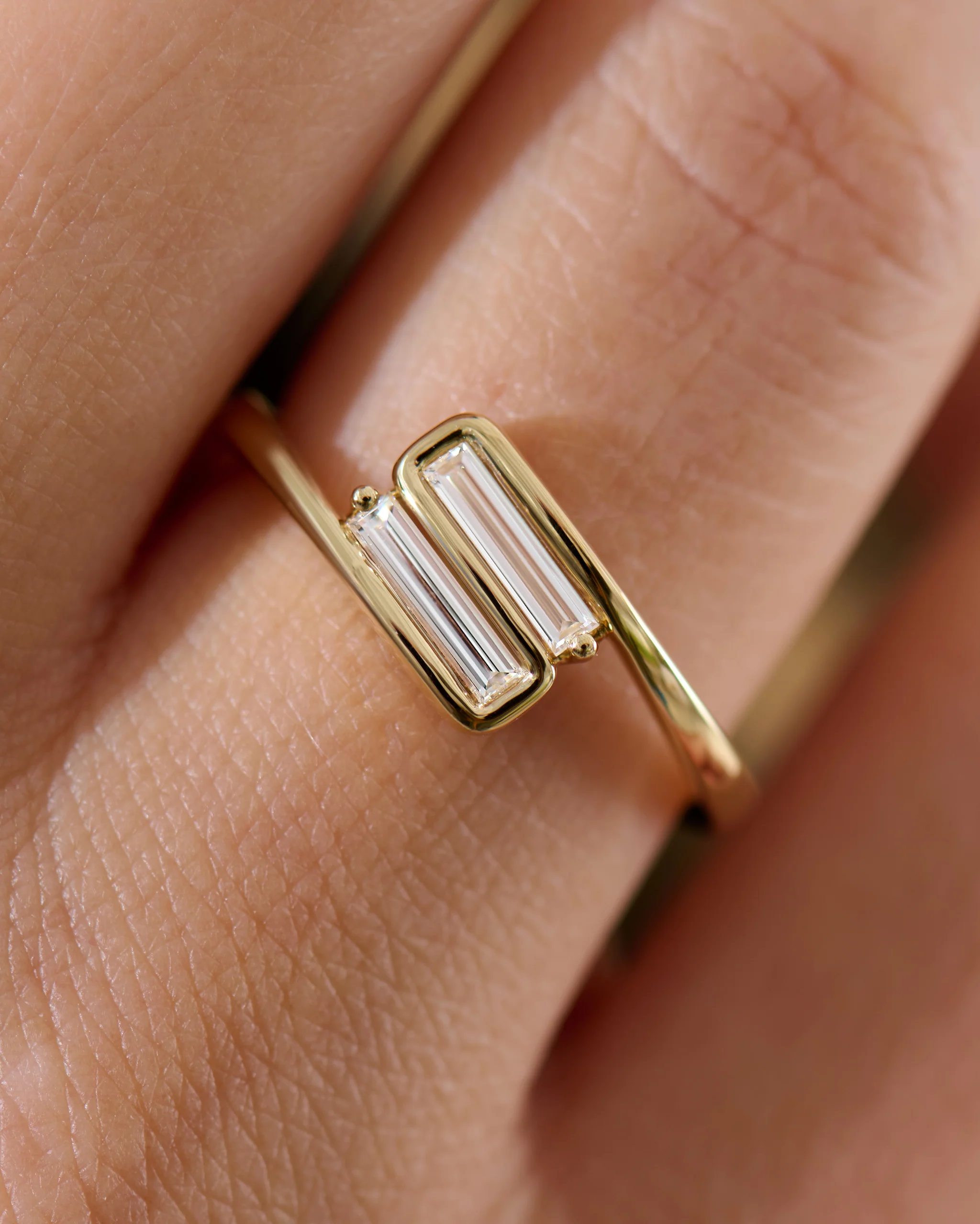 Embrace Toi et Moi Ring with Baguette Diamonds - Image 7