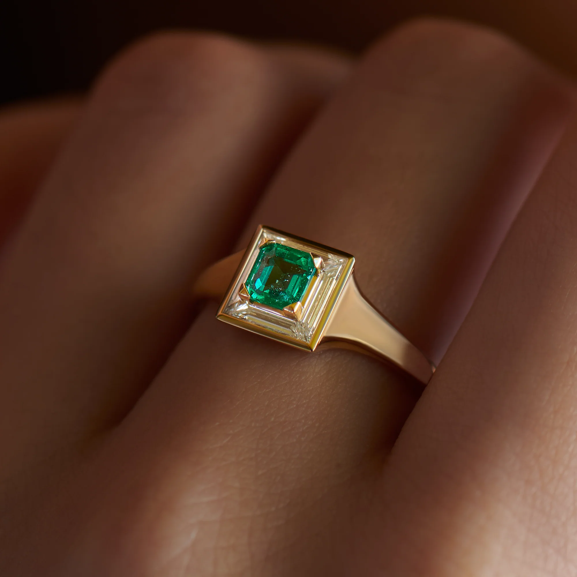 Emerald & Trapeze Diamond Art Deco Ring - Image 2