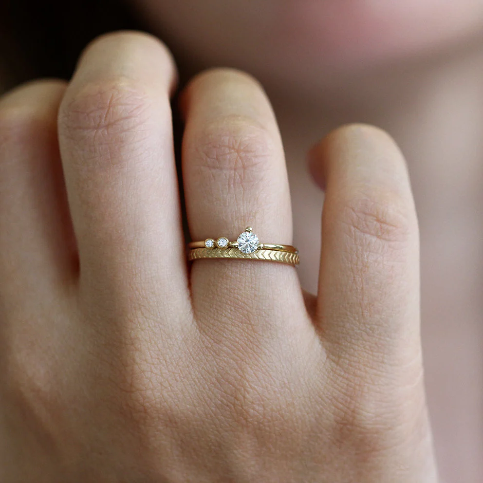 Engraved Geometric Pattern Wedding Band - Image 5