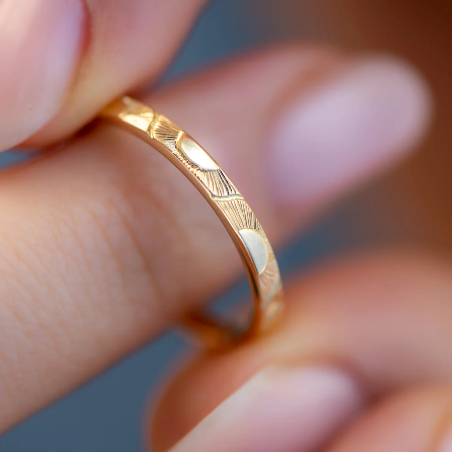 Engraved Golden Sun Pattern Wedding Band - Image 4