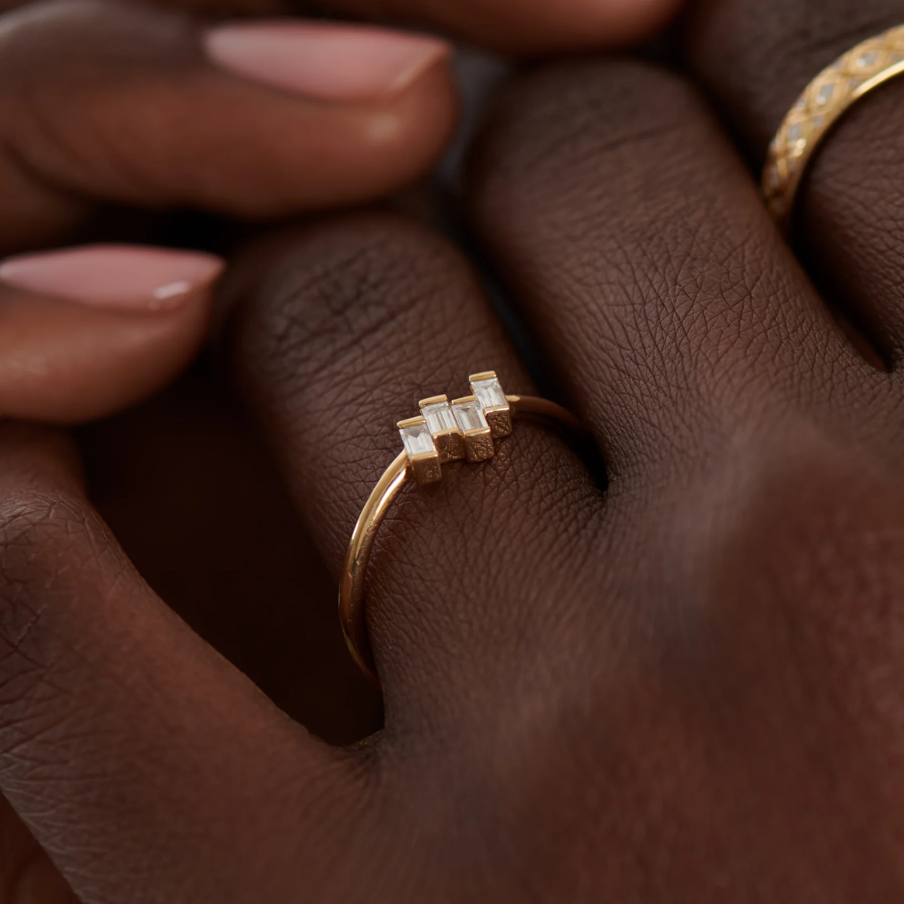 Four Baguette Cut Diamonds Set In A Tilted Composition - Vintage Ring - Image 5