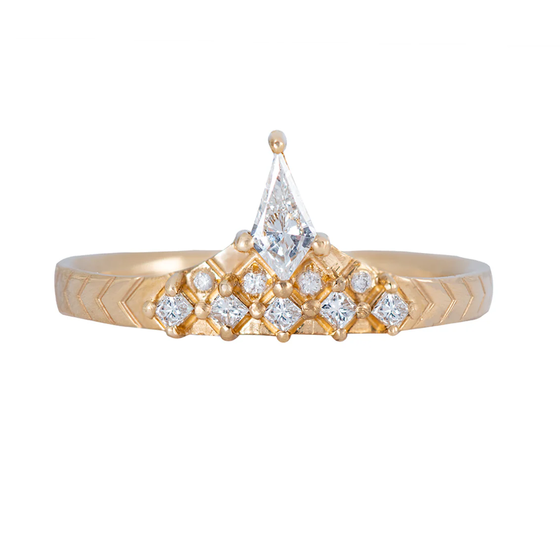 Geometric Band with Diamond Peak