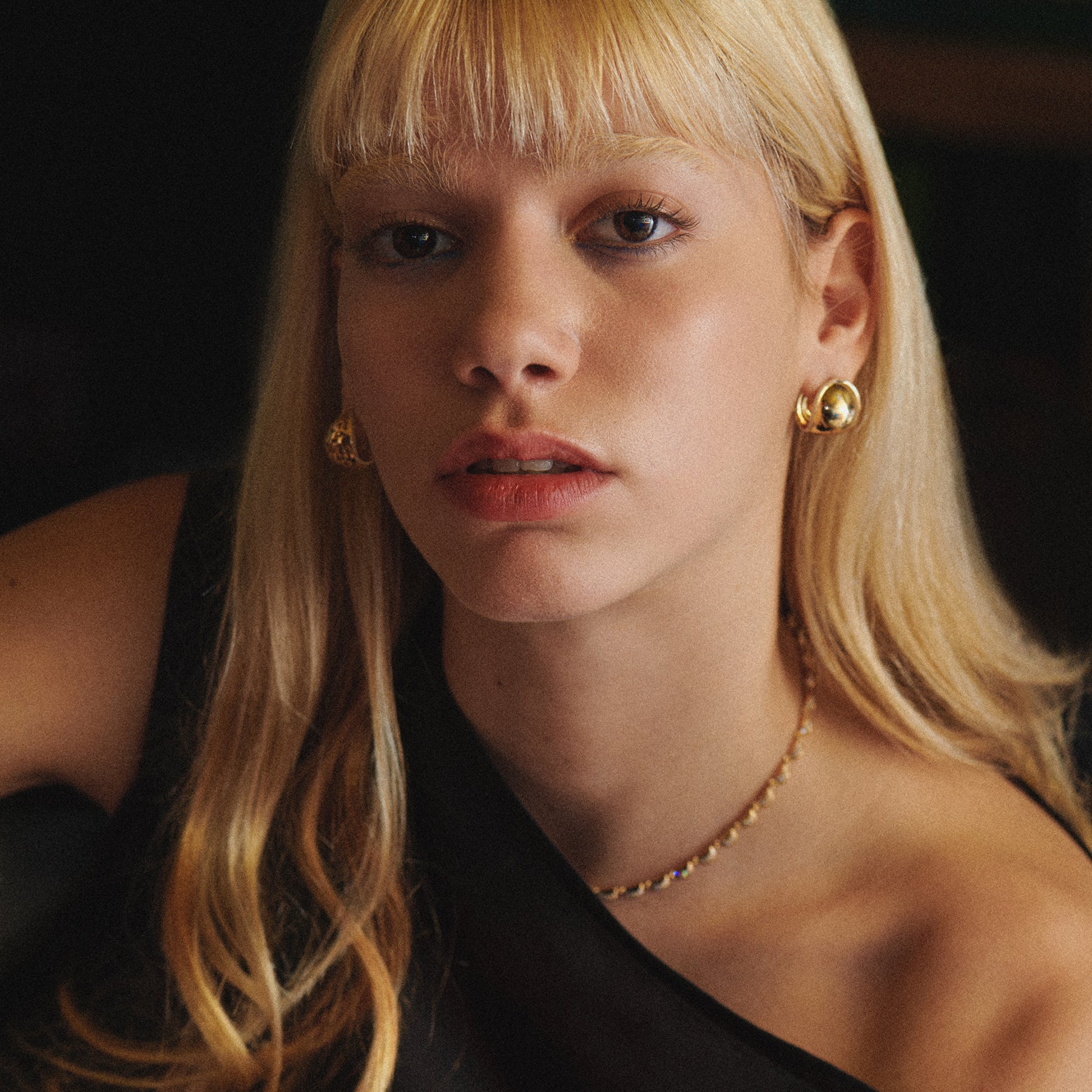 Gold & Diamond Crescent Moon Linked Choker - Image 4