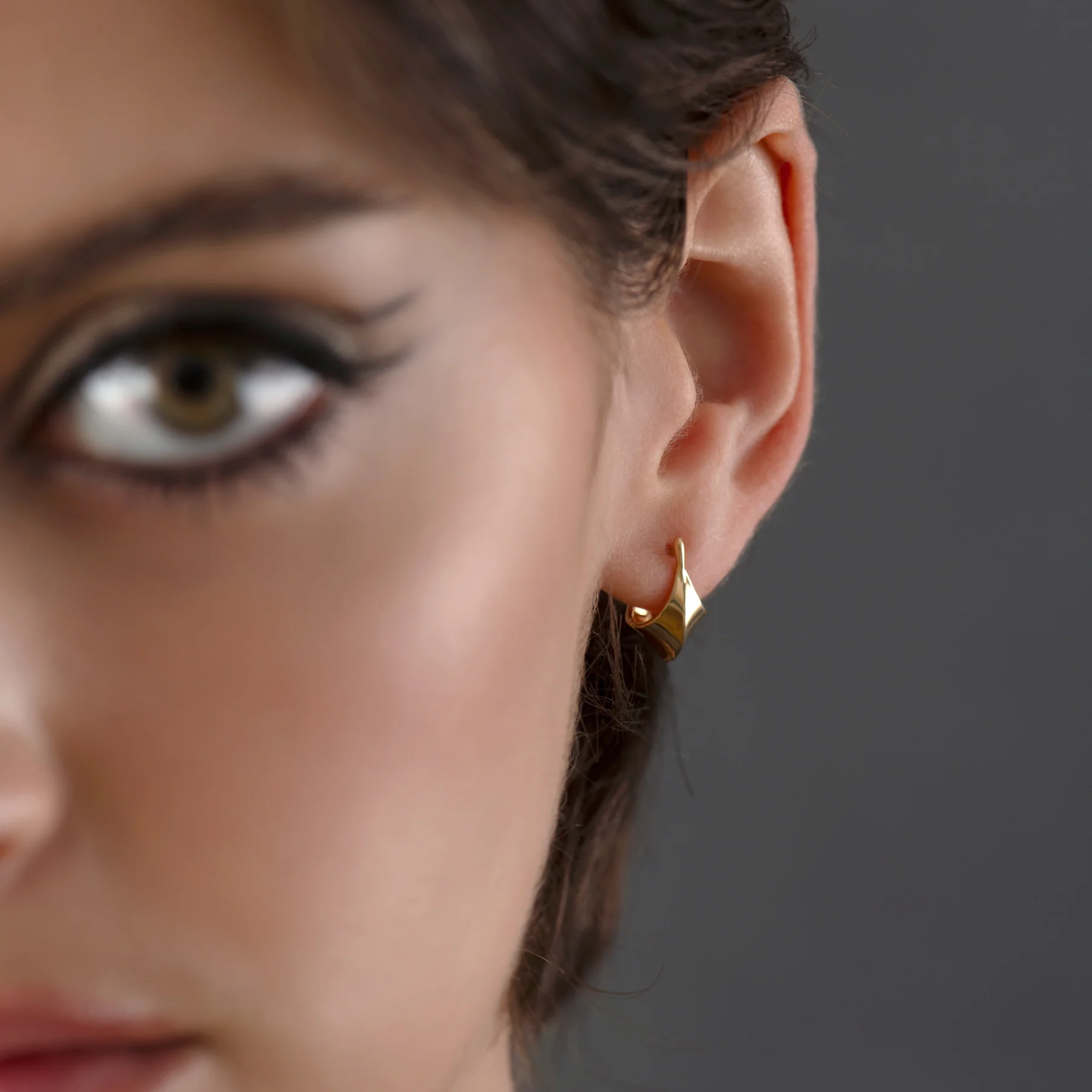 Gold Edgy Huggie Earrings - Image 3