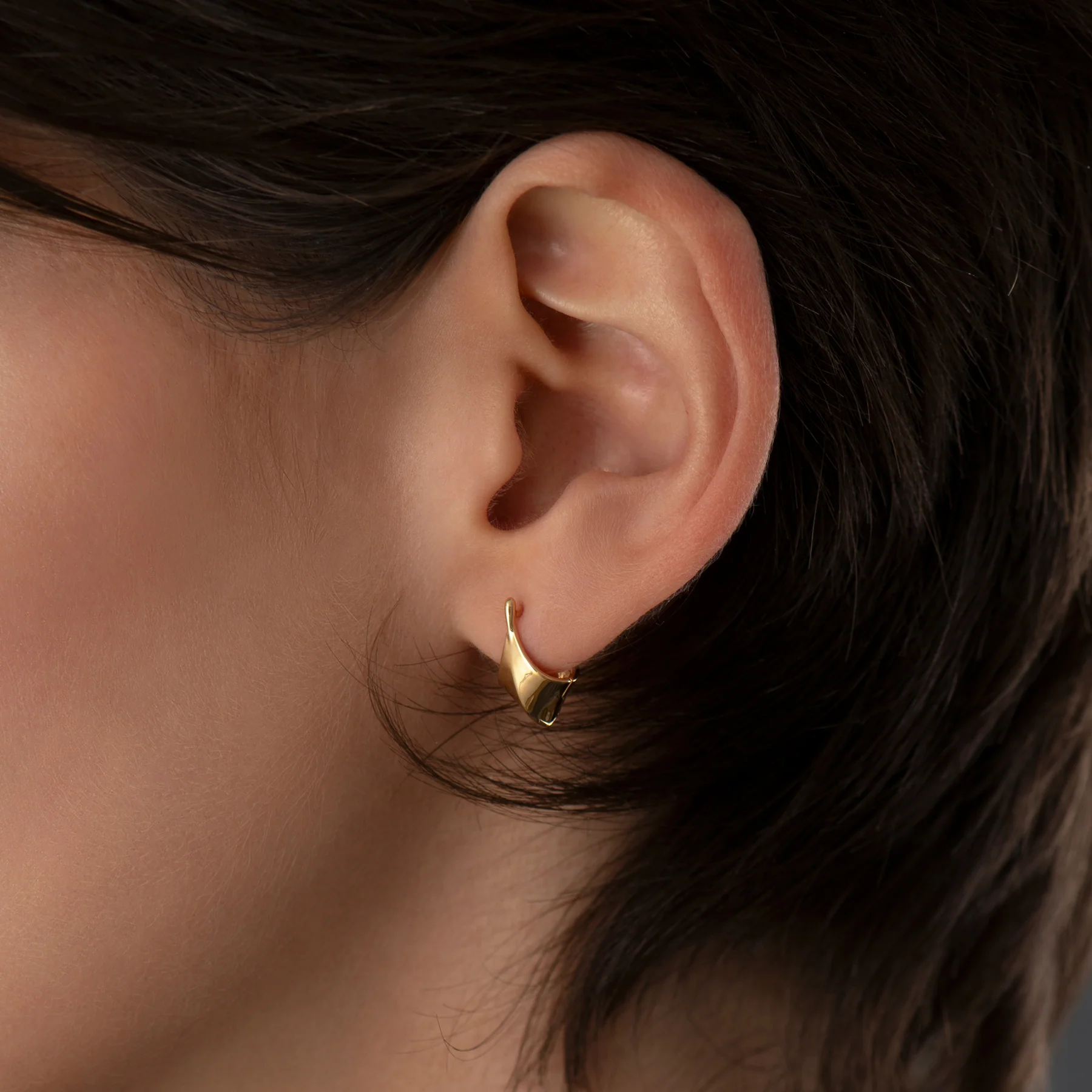 Gold Edgy Huggie Earrings - Image 6