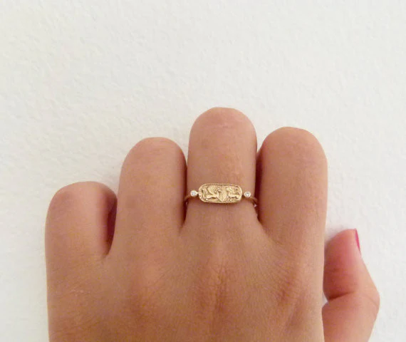 Signet Ring Women - Gold Lions Ring - Image 3