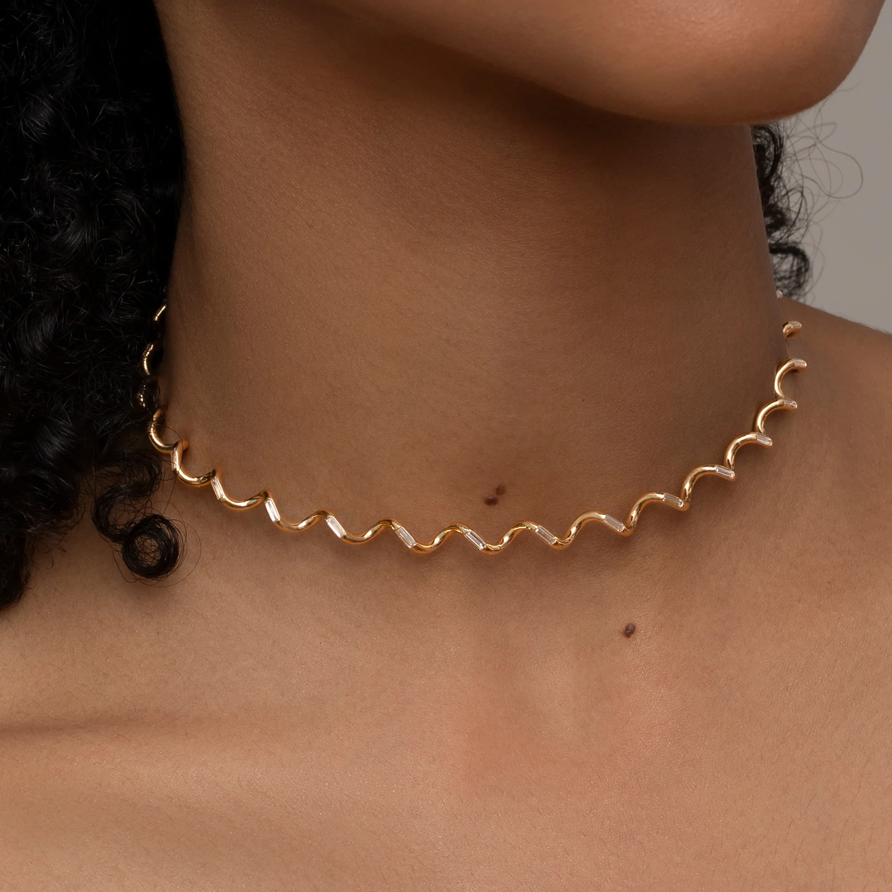 Helix Gold & Baguette Diamond Choker - Image 5