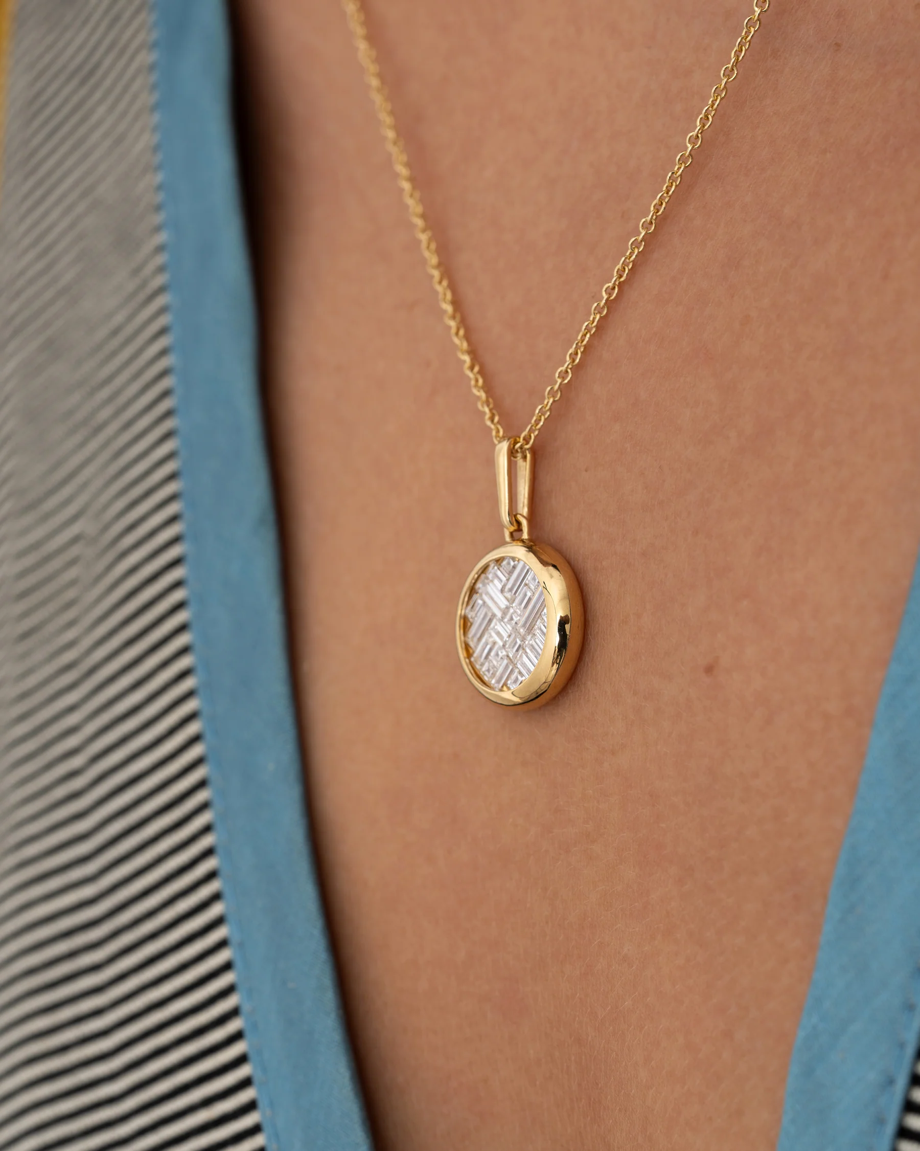 Lattice Invisible Set Diamond Pendant Necklace - Image 6