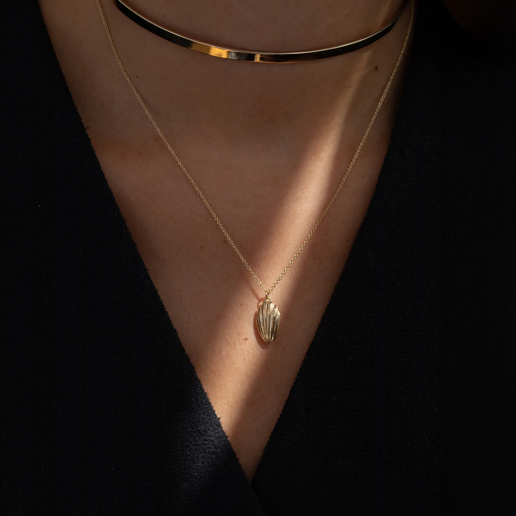 Madeleine Cookie Pendant Necklace in Solid Gold - Image 3