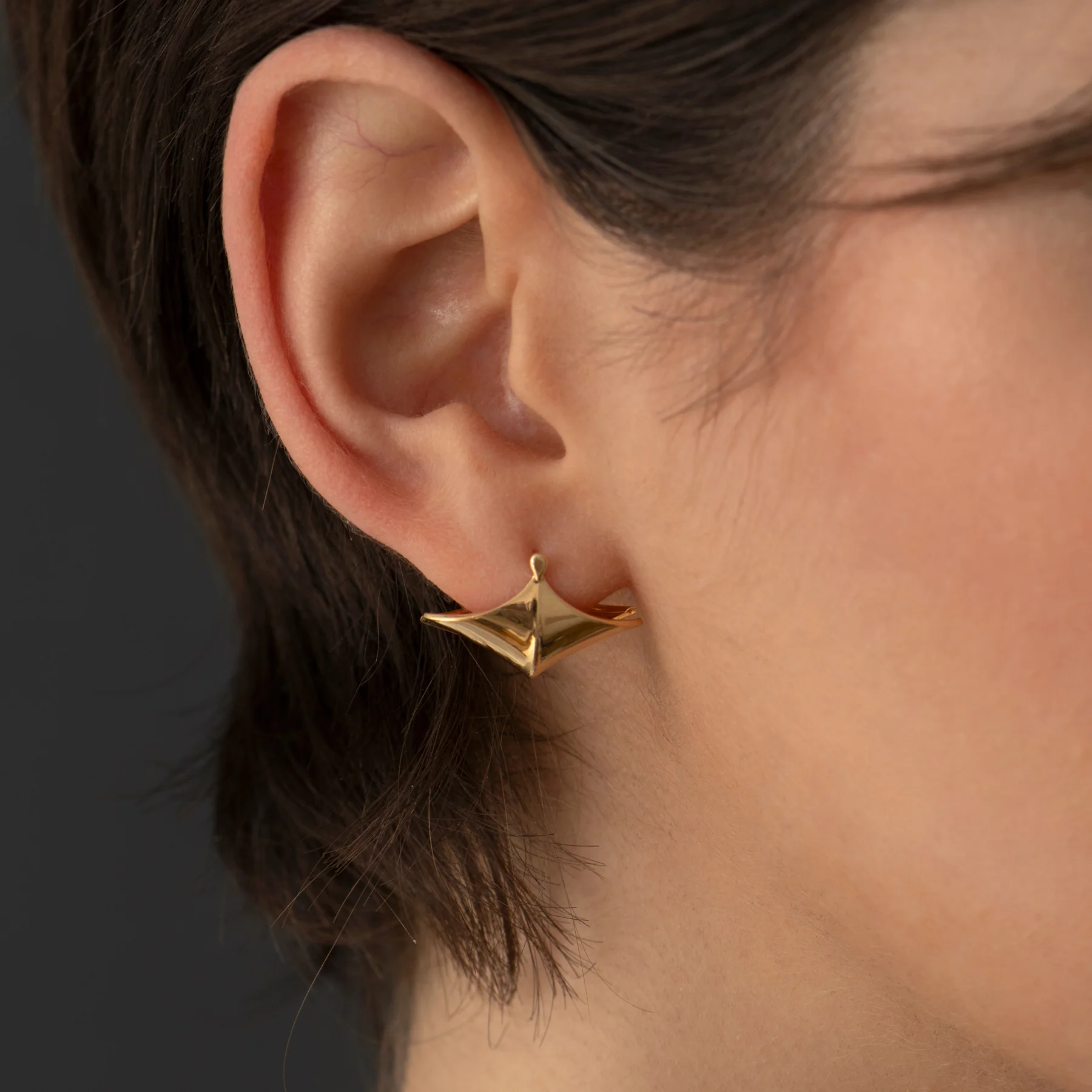 Modern 18K Gold Pointed Wide Huggie Earrings - Image 5