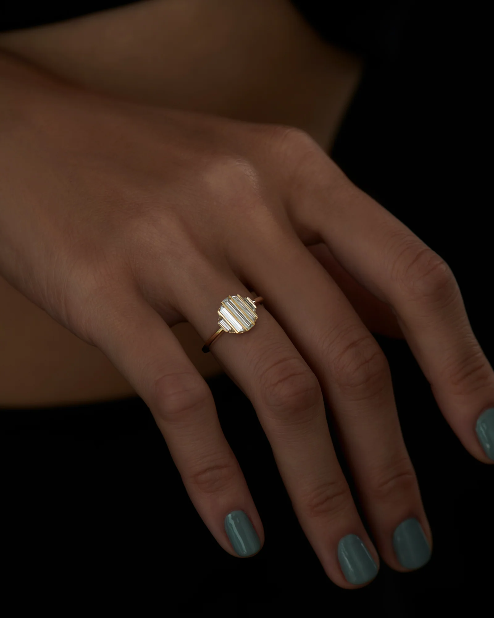 Ripple Baguette & Trapeze Diamond Engagement Ring - Image 9