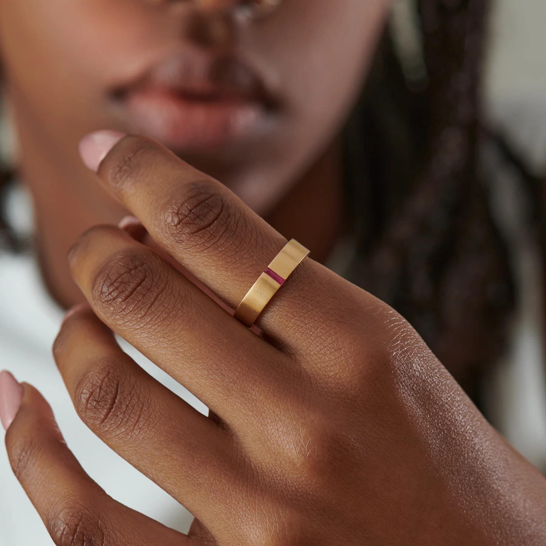 Ruby Baguette Unisex Matte Gold Wedding Band - Image 5