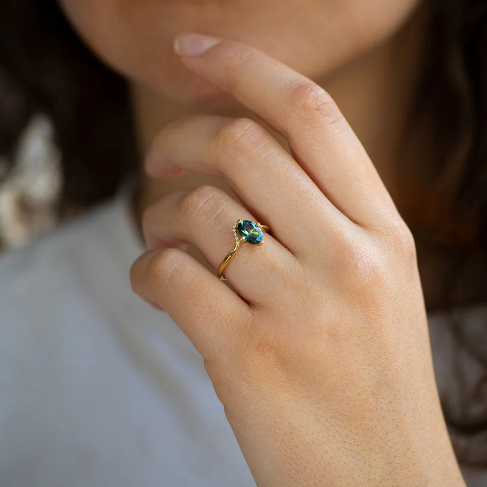Teal Sapphire Engagement Ring - One Carat - Image 5