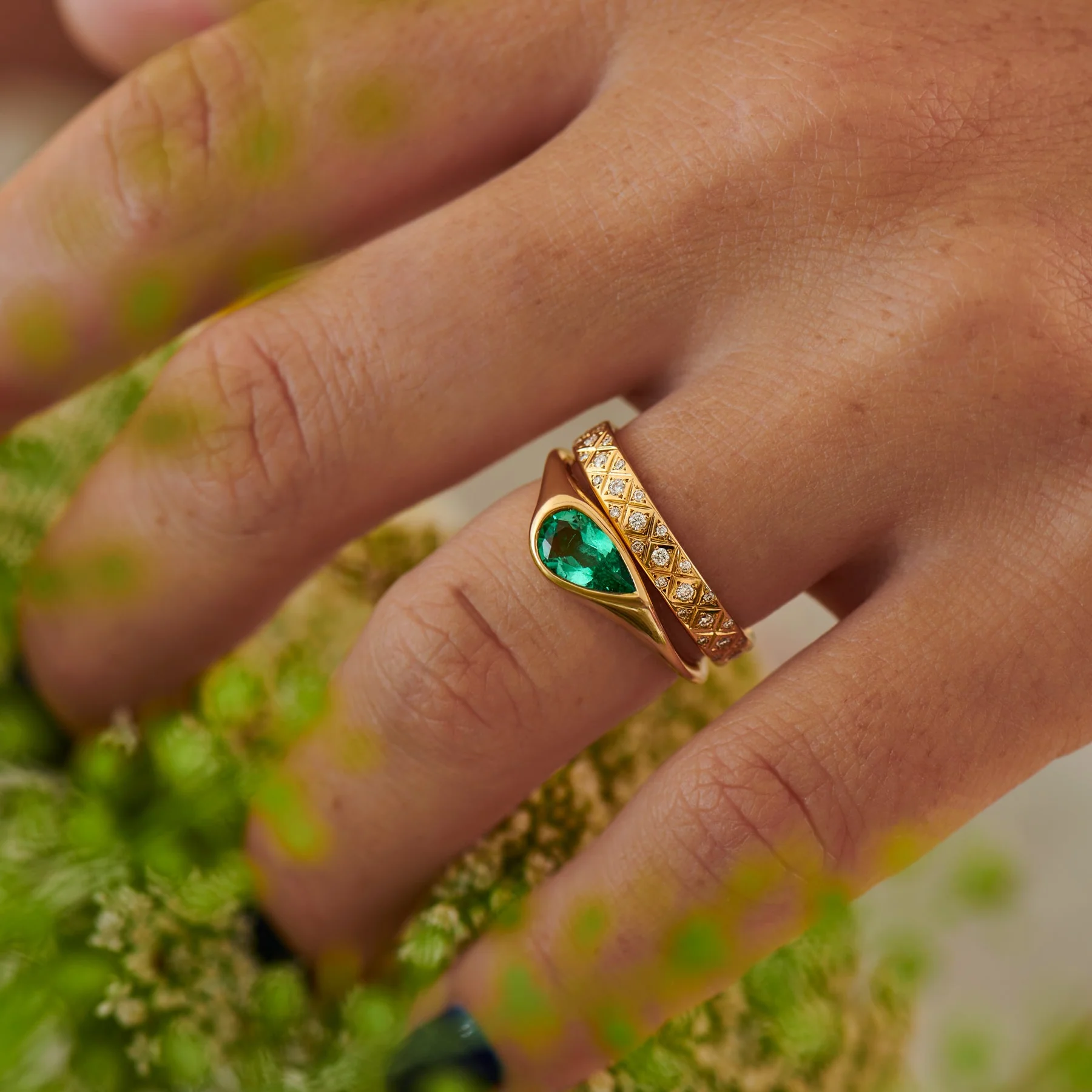 Solitaire Engagement Ring with a Pear Cut Emerald - Image 8