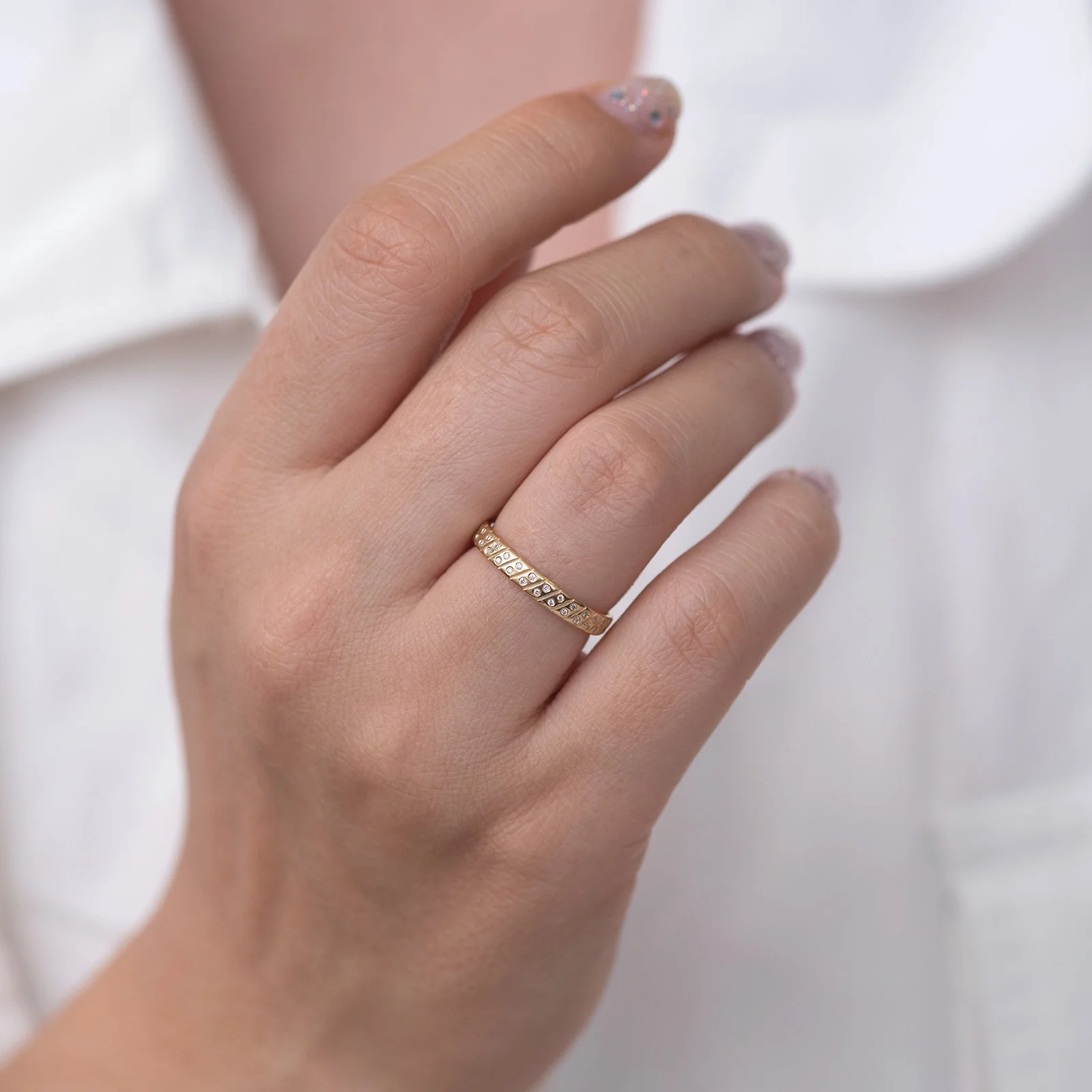 Tilted Pattern Diamond Band - Image 4