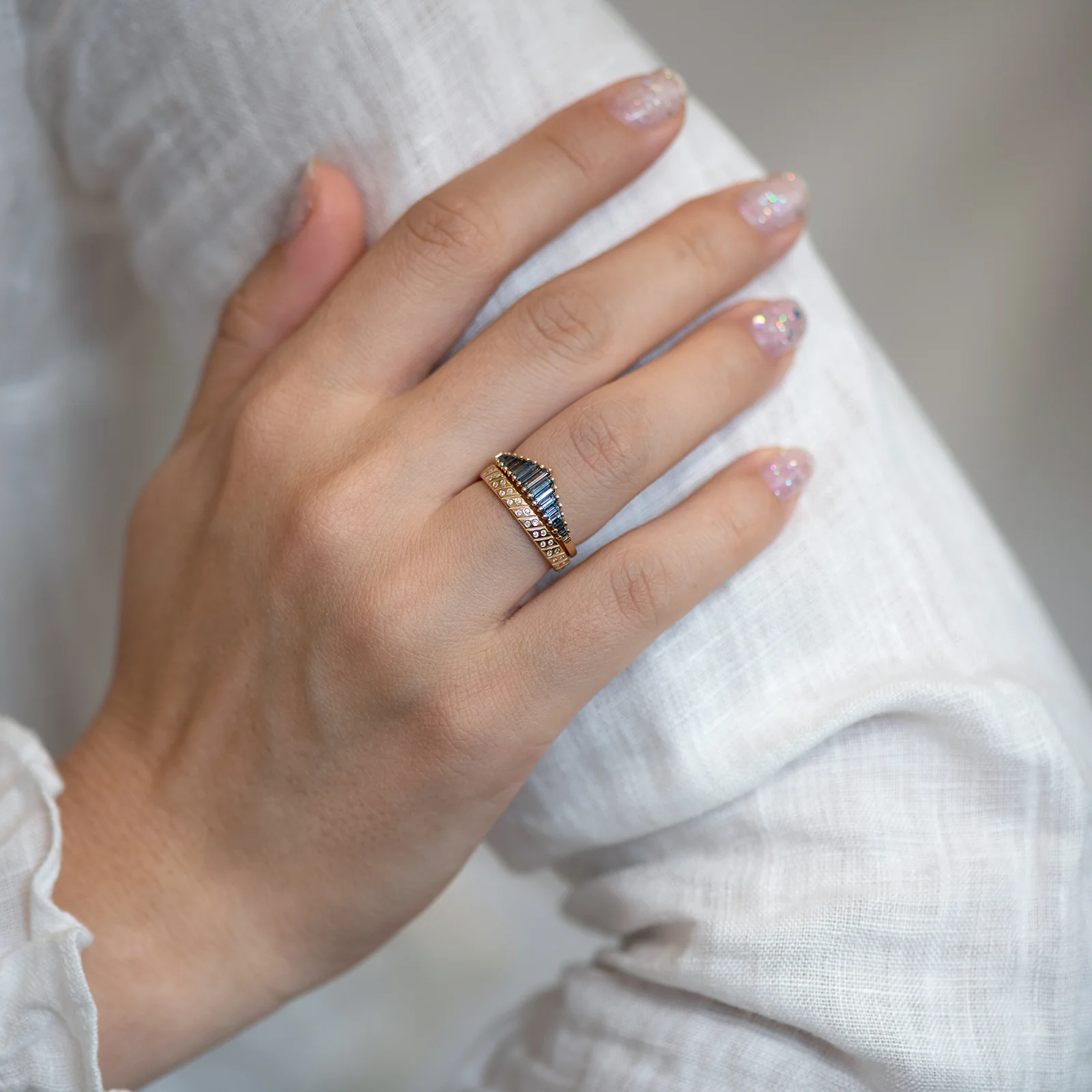 Tilted Pattern Diamond Band - Image 8
