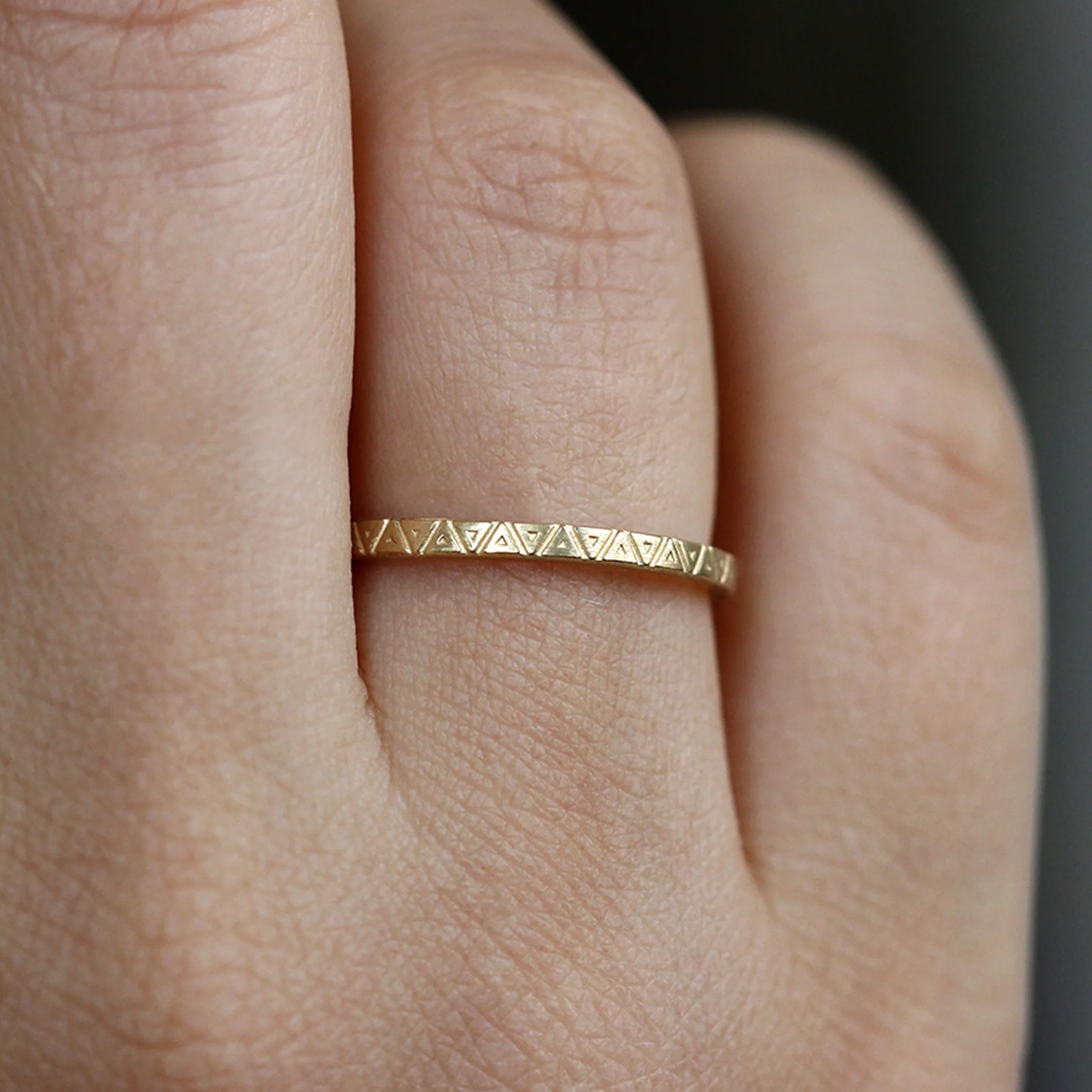 Triangle Pattern Wedding Band - Geometric Engraved Ring - Image 3