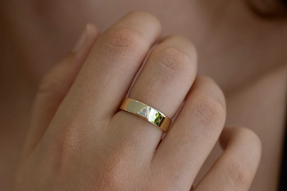 Men's Wedding Band with Trillion Diamond - Image 4