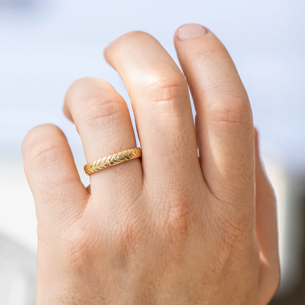 Unique Men's Wedding Band with Engraved Geometric Pattern - Image 5